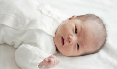 宝妈|新生儿宝宝在满月前,大多能解锁这些技能,你家孩子“及格”没?