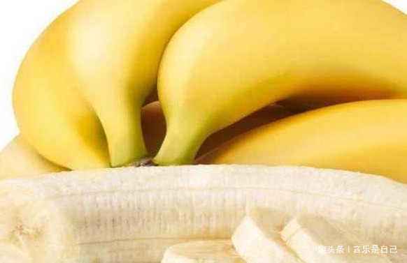 芹菜|女性不想早衰,坚持吃4种食物,改善肠胃,护肤美容,补充维生素