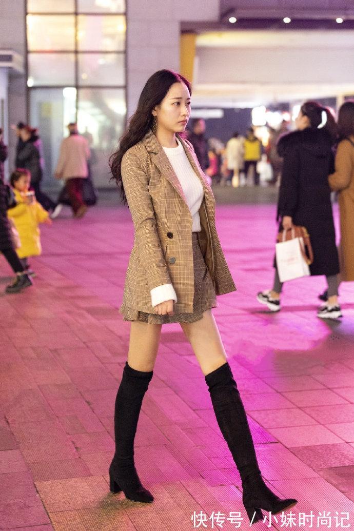 西装外套|街拍:西装外套别小瞧,搭配对单品不止优雅气质,穿起来就成焦点