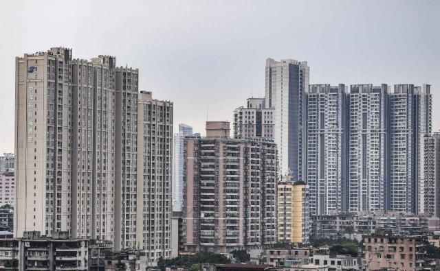 房地产行业|李嘉诚再次归来，王健林定下千亿目标，这个行业又成“香饽饽”