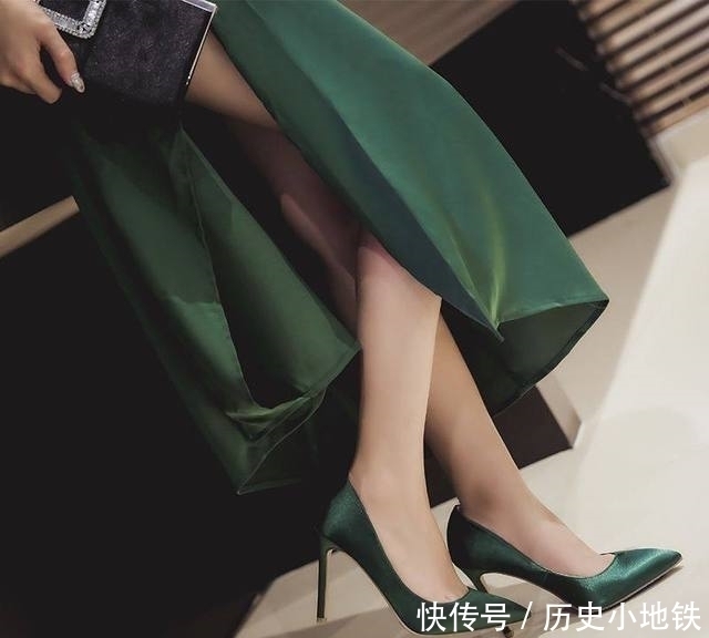 细高跟|美眉们性感尖头高跟鞋,凹出你的大长腿,网友:时尚又好看!