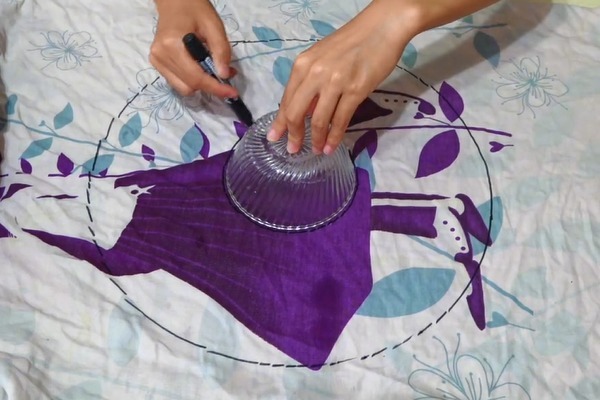 旧床单上扣一个洗脸盆，好多人不知道有啥用，但用过的人都夸好