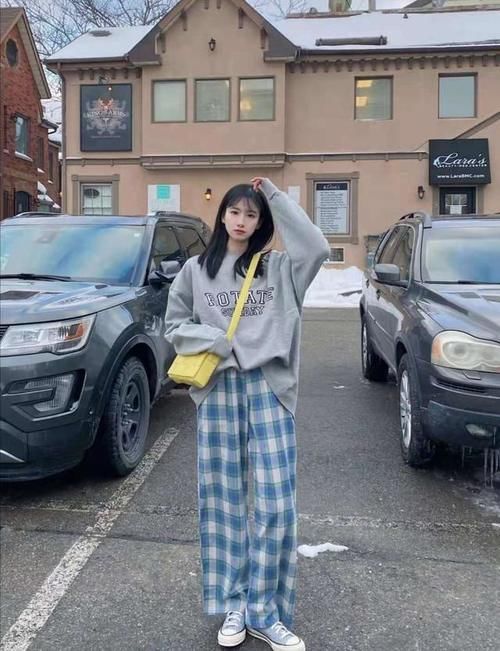 阳光明媚的穿搭，绿色的衬衫连衣裙，甜美乖巧又简约大方的感觉