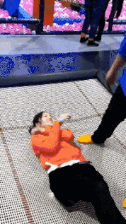 |搞笑GIF:刚娶回来的媳妇儿 衣服还没换就暴露了