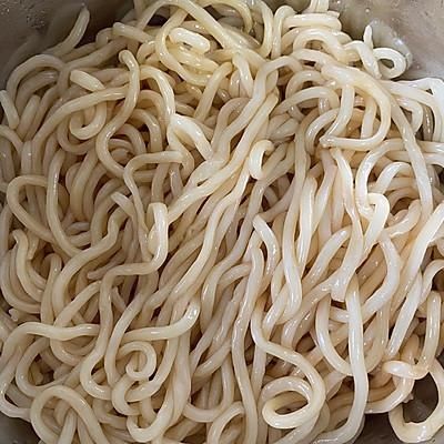 别怪我没提醒你,这道肉丝炒面一吃就上瘾