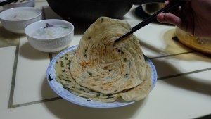 葱油饼|用这个方法做的葱油饼太香了,一口气吃3张,外酥内软,葱香扑鼻