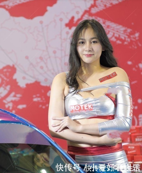 气质 气质感很足的车模,拥有最美好的身材,彰显自己的魅力所在