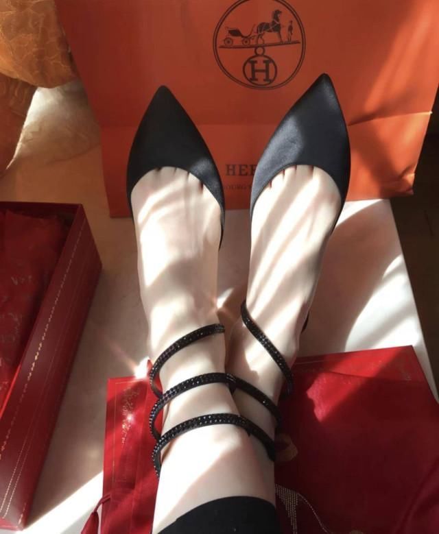 整双鞋子|露腿的炎炎夏日,选择一双蛇形缠绕凉鞋,轻松就能魅惑众生