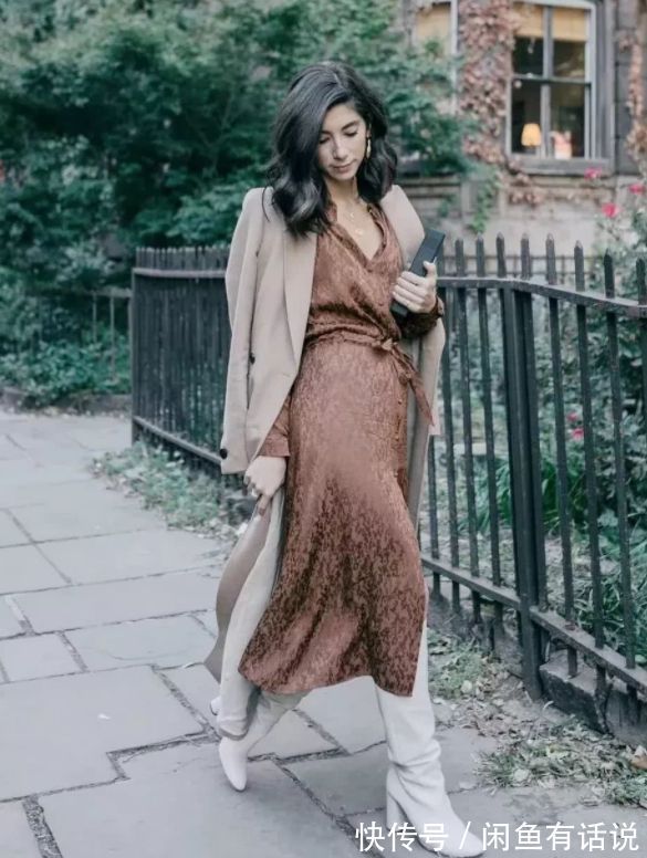 脚踝|秋冬穿裙子别露脚踝了,这3种“养生搭”也时髦,配大衣好显气质