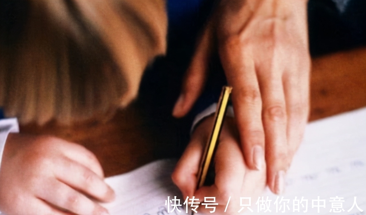 左手|左撇子的孩子更聪明?其实不一定,左撇子其实没有那么简单