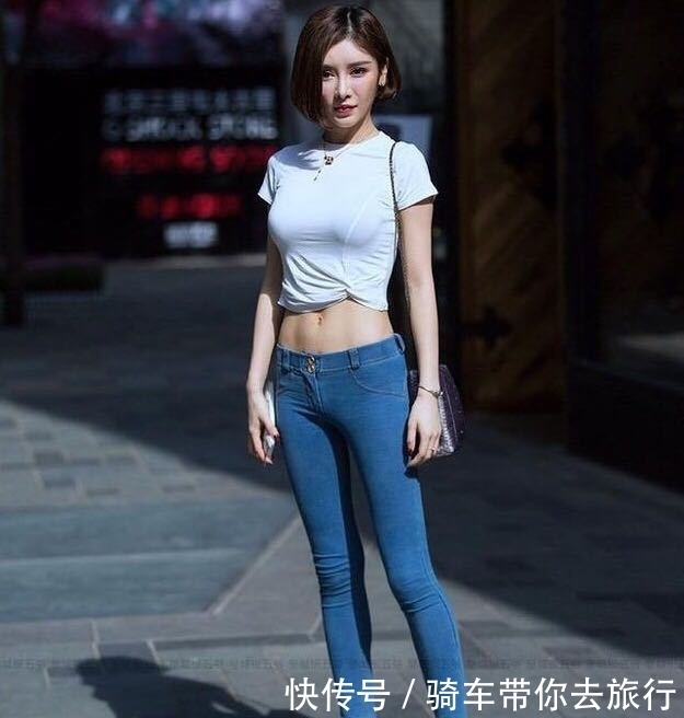 美丽|街拍:感性活泼的小姐姐,身姿丰腴美丽时尚性感大方!