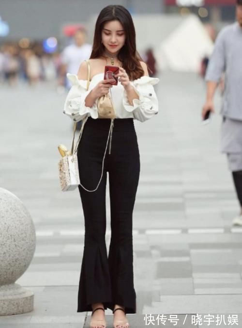 鱼尾裤|凌筏谈时尚：美女漏肩装配鱼尾裤，完美的凸显了她的身体线条！
