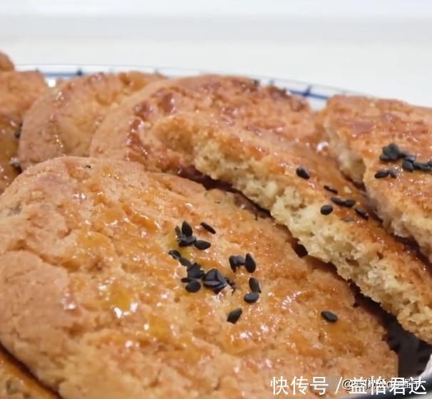 核桃|桃酥做法其实很简单一个鸡蛋一碗面粉，教你在家做酥脆香甜的桃酥