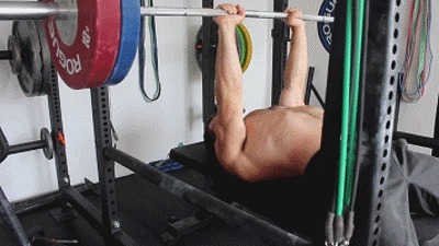 训练|卧推训练时手臂提前力竭,3个动作强化肱三头肌,提升重量更轻松