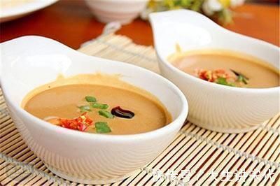 小哥|调芝麻酱时，最忌直接加水调，大厨教你一个妙招，口感细腻又香浓