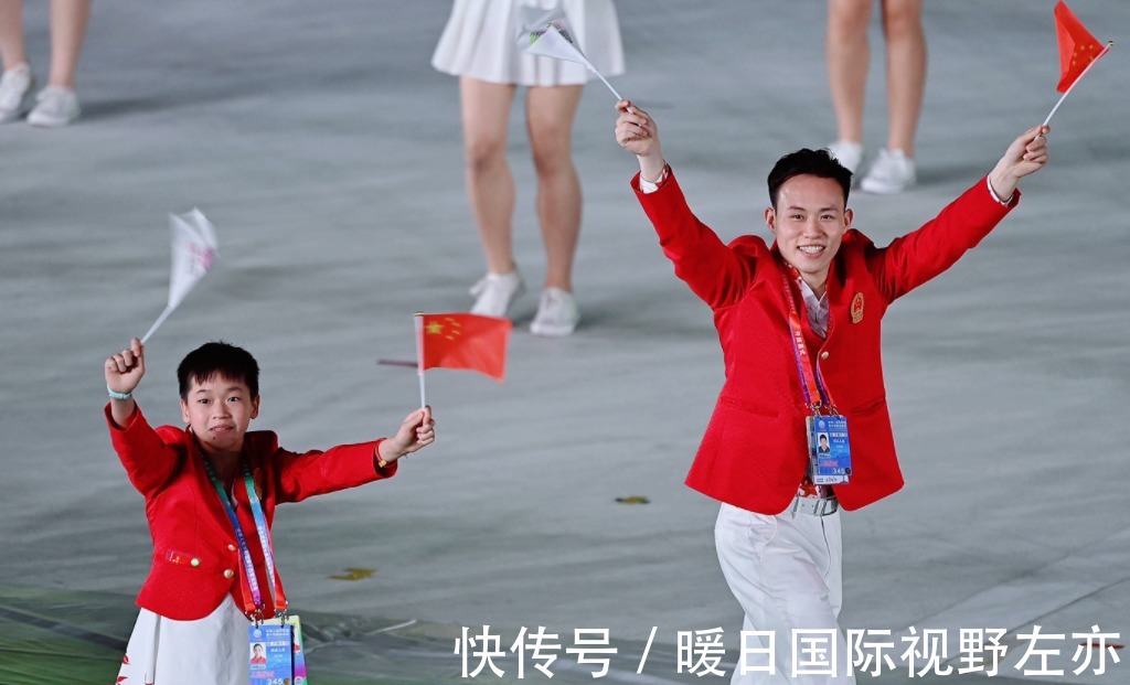 全红婵分身乏术!三家春晚都有她,粉丝能从二十九号看到大年初一