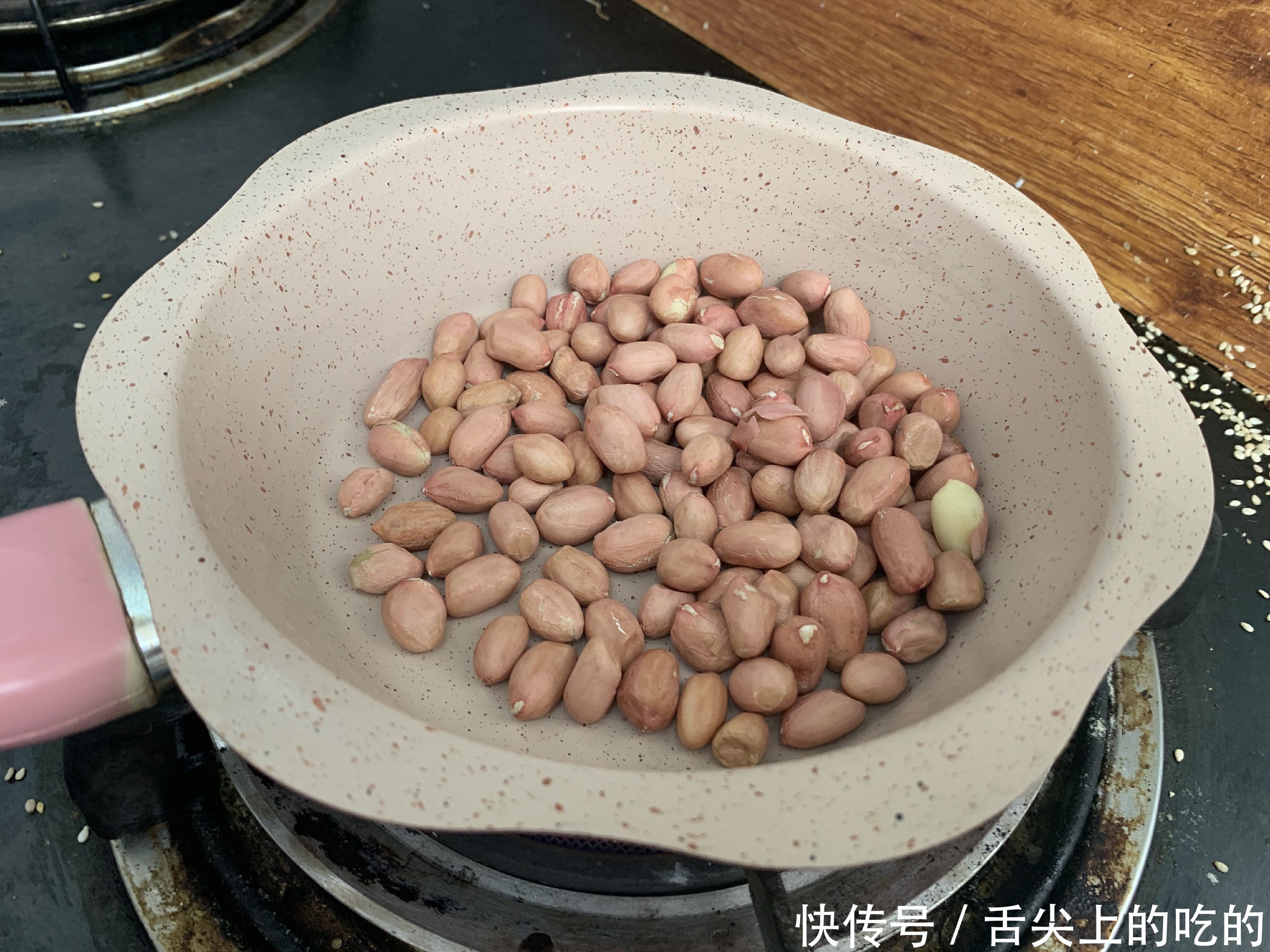 想吃芝麻酱不用买,5块钱自制一大瓶,纯正无添加,做法还简单