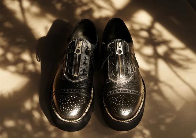 foot the 只有那些最叛逆、最朋克的人,才敢欣赏这样的鞋