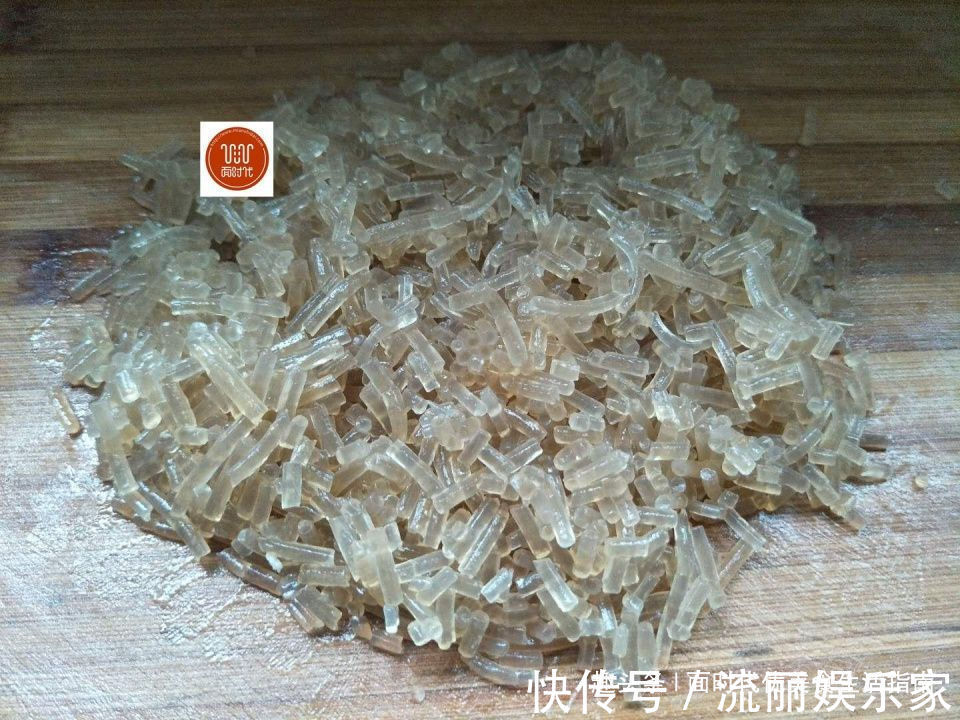 外酥|做韭菜盒子，教你一招，外酥内鲜，好吃不腻，简单又美味！
