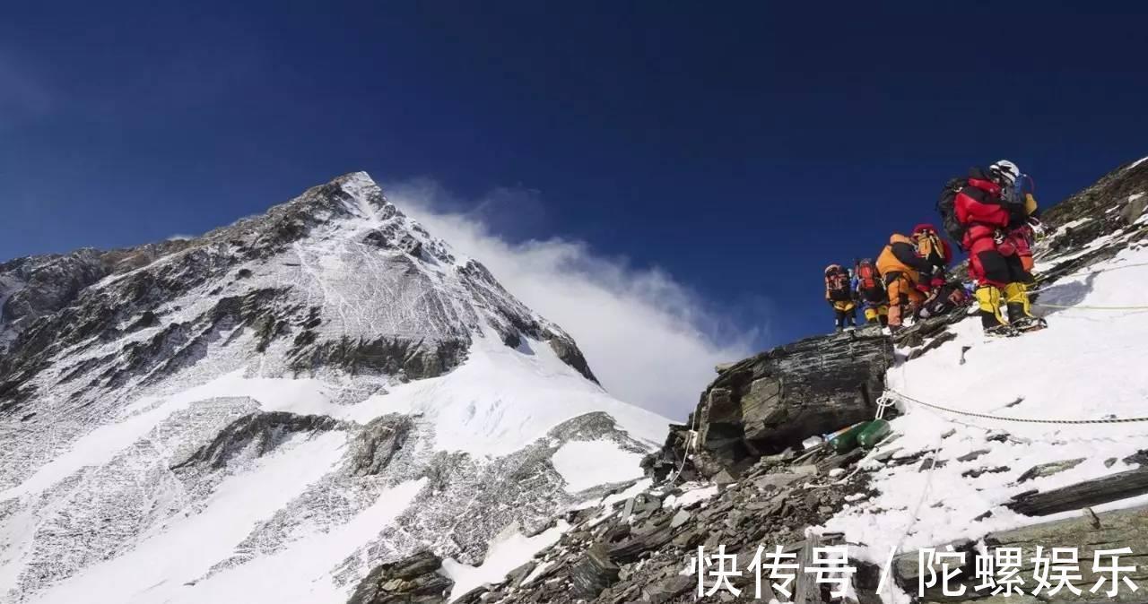 圣母峰|珠穆朗玛峰：长年弥盖的白雪之下，是人们攀登时追求高与远的步伐