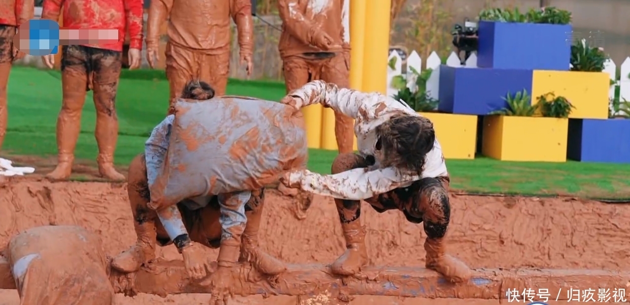 黄旭熙 本期《跑男》宋雨琦回归成唯一看点,却遭baby粉丝炮轰,游戏无聊