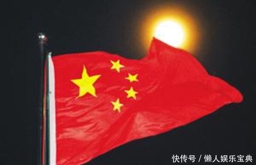 征集国旗时:仅15人支持五星红旗,3号作品达