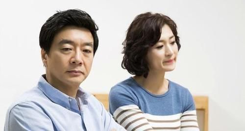 卵巢|雌激素快要“枯竭”的女性，一般有这5个表现，若中招要及时补充