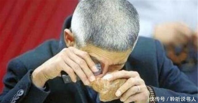 压菜|老农带一块“压菜石”去鉴宝,观众哄堂大笑,专家为其估价5个亿