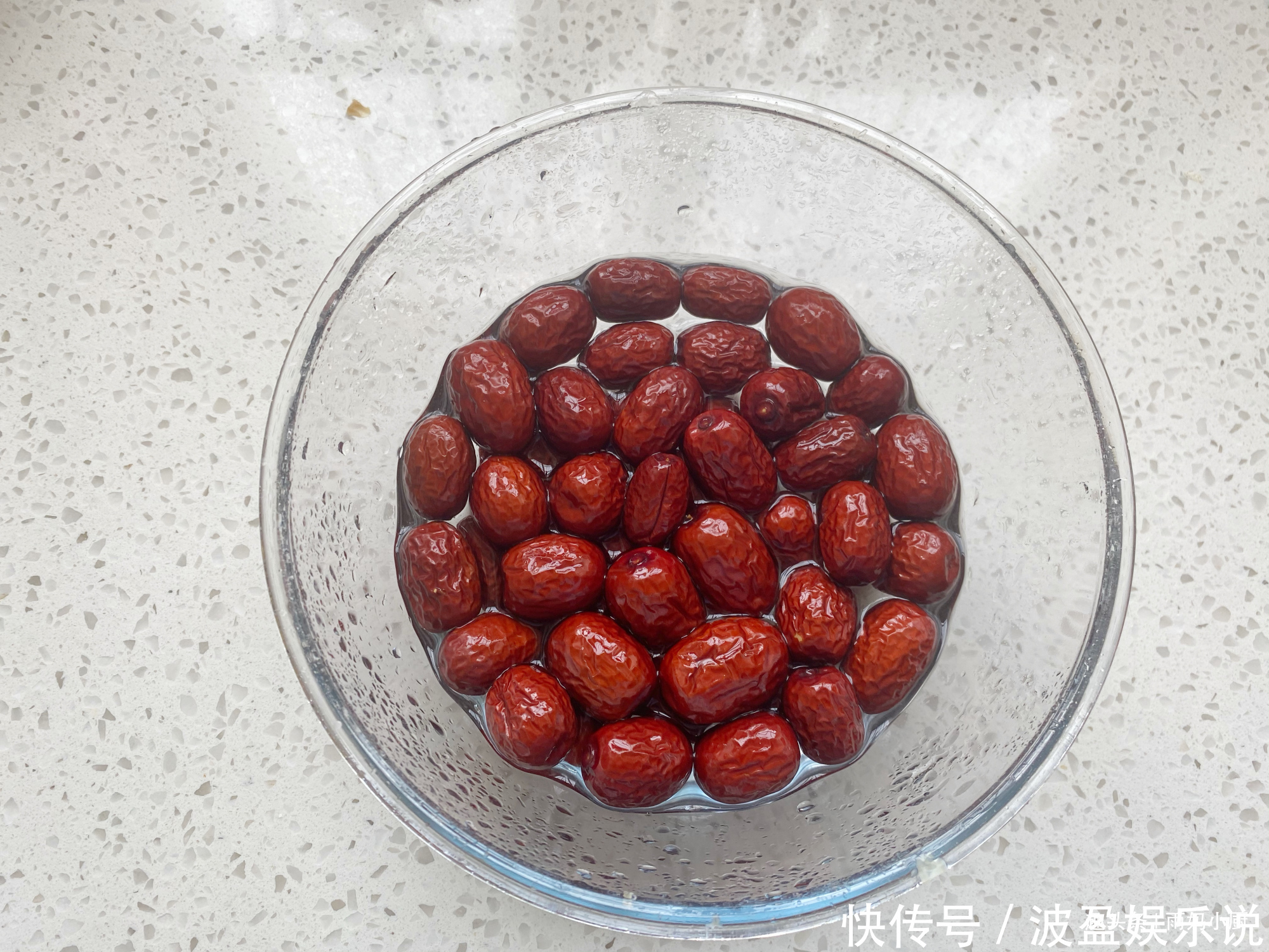 口感|红枣别只会煮饭了,用来做蛋糕枣香浓郁,口感松软越吃越香