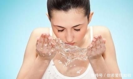 好习惯|每天化妆皮肤还嫩滑的人,一般有4个好习惯,“肤如凝脂”就是你