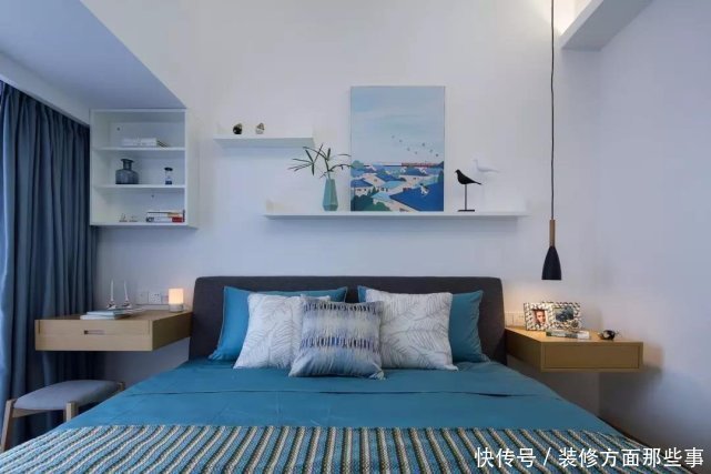 两个字|86平以驼掌舵,客厅枝形状的吊灯、实木地板、各种色彩的碰撞