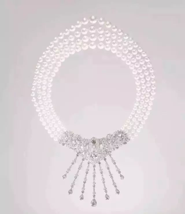 富美|一个论斤买卡地亚珠宝 的女人,是一个怎样的白富美?