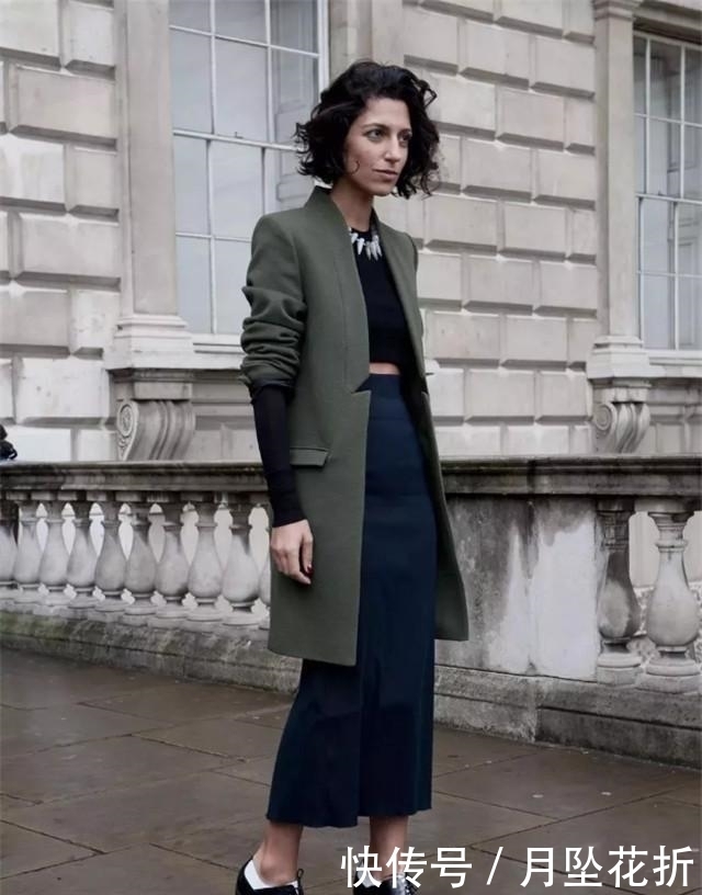 款式|女人要是过了50,不管穿裙子还是裤子,少穿这4双鞋,邋遢没气质