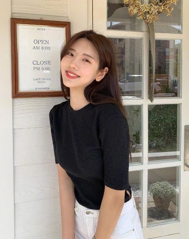 小姐姐|韩系风格的穿搭博主有着清新又甜美颜值 长在了我审美上的小姐姐