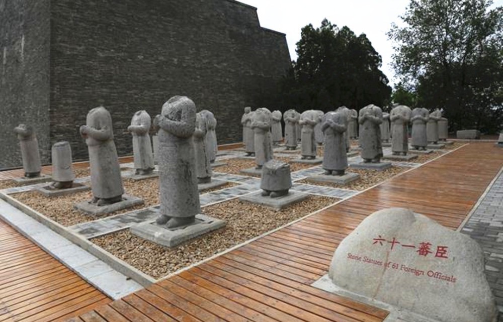 专家|乾陵地宫保存完整,为何61尊石像都没有脑袋?专家给出一种解释