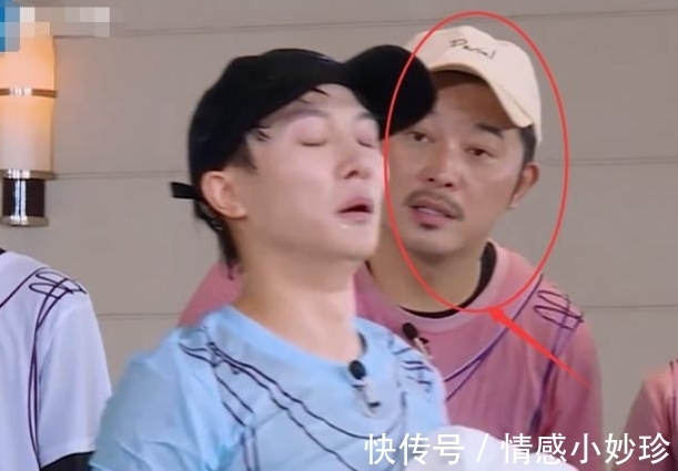 细节见人品,在周深找眼镜的时候,只有他主动帮忙,其他人呢