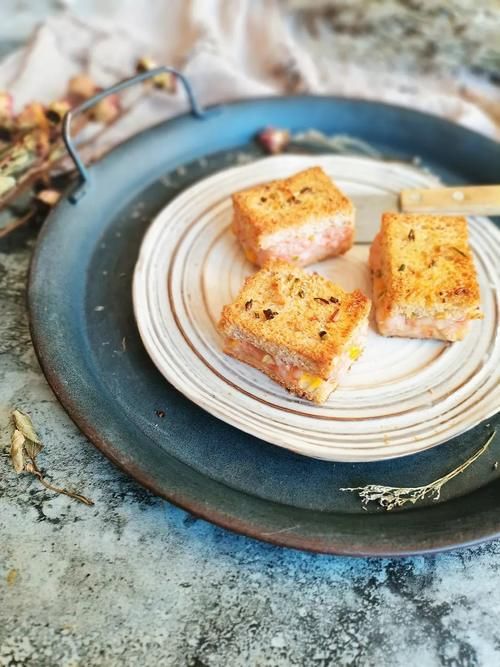  大蜜食堂｜巨好吃的蒜香面包虾～get吐司虾滑新吃法