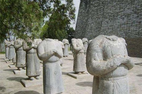  雕刻|武则天墓前有61个无头石人，千年无人破解，最后却被两个老农解开