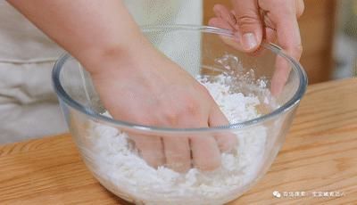 宝宝|从来没想过无油无水酸奶饼「宝宝辅食」还能这么做