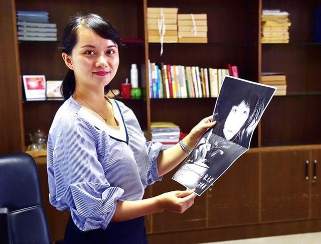 解海龙@30年前,那个希望工程“大眼睛女孩”被国家大力培养后,现状如何?