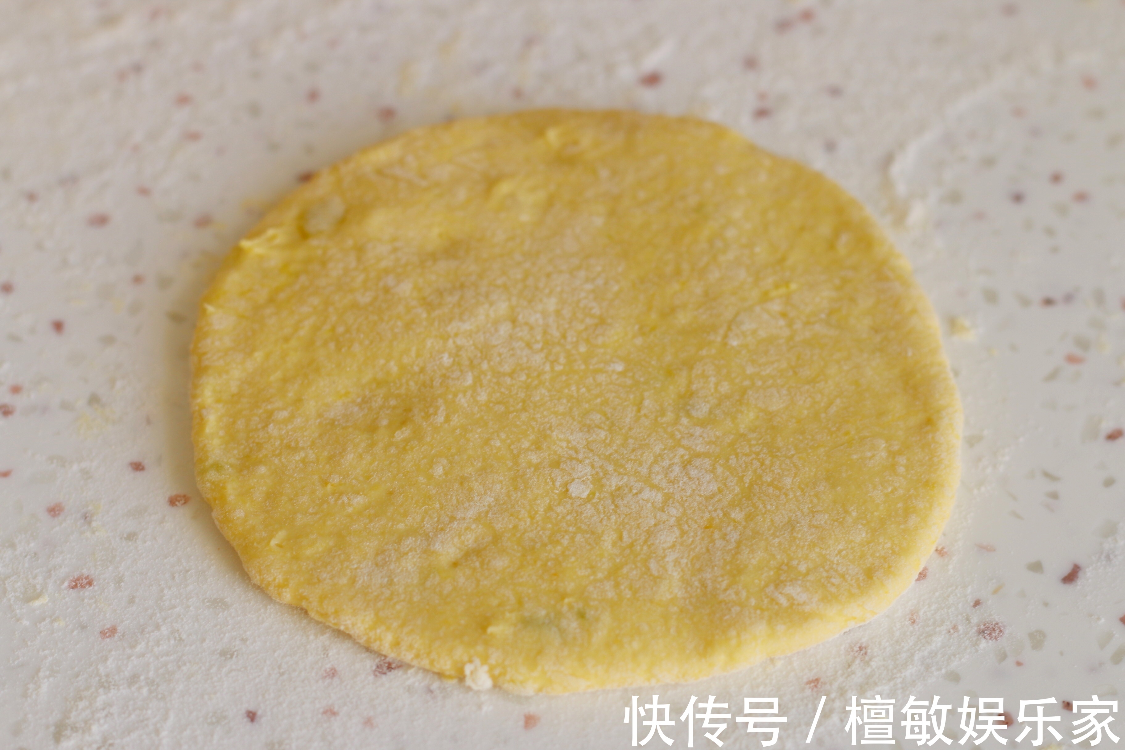 南瓜季|用南瓜做饼，又软又香甜，如果不制止，孩子会拿起第三个第四个