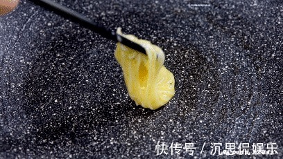 虾仁|不加面粉的“盘丝饼”，娃吃的比谁都香！鲜嫩香甜又补钙