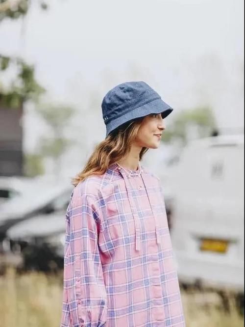 你是什么脸型，就戴什么帽子，千万别乱选