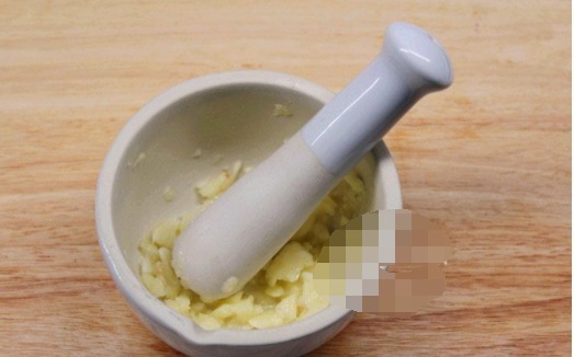 茄子这样做,没放油,吃着清爽美味,还有蒸茄子不变色的妙招