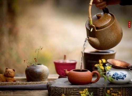 降压药|新研究发现：喝茶能够降血压，35°最好？专家：这样降压更靠谱