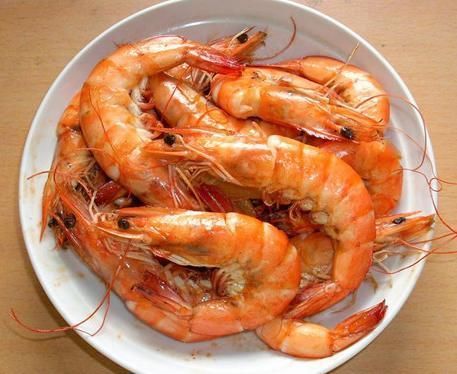 放油|煮虾时,放油好还是放盐好大厨都不对,放它虾肉才会更鲜嫩