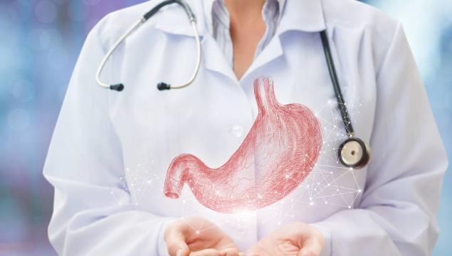 胃病变胃癌,1年前就有症状!医生惋惜:早点重视这些信号还有救