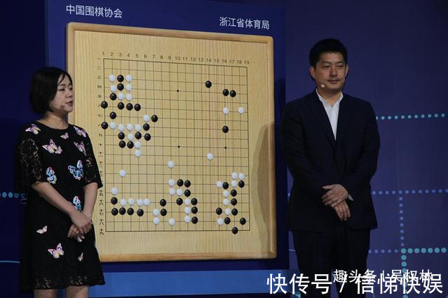 张璇|43岁常昊与51岁张璇,结婚21年,越来越有夫妻相,依旧恩爱如初