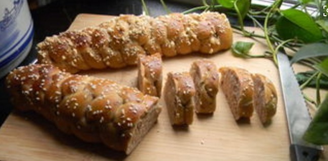 主食|减肥不能吃花生营养师提醒若不想腰上长赘肉,少吃5种食物