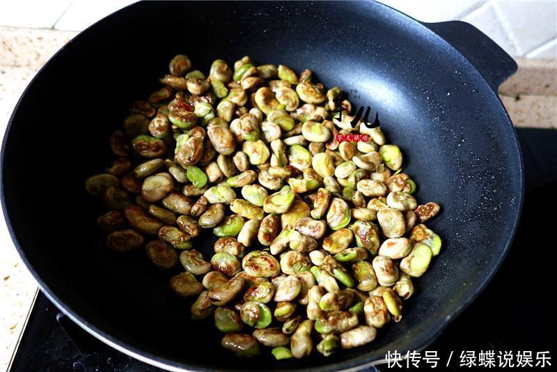 小葱|蚕豆最好吃的做法,简单美味,外酥内嫩,下饭更下酒!家人吃不够